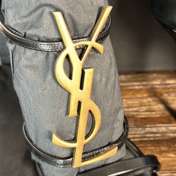 Saint Laurent PATENT LEATHER CASSANDRA SANDALS IN NIOR! SIZE 39! GREAT CONDITION - Picture 6 of 15